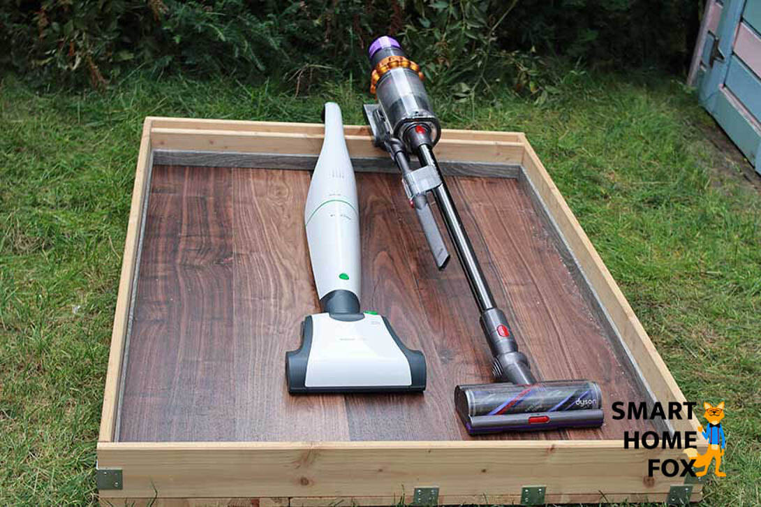 design dyson v15 vs vorwerk vb100